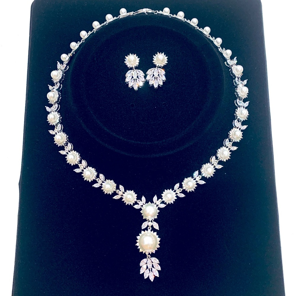 Brand New Jewelry. Last few left. Store sell out!